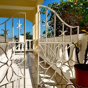 the-lion-house-jamaica.comcaribbean.com/